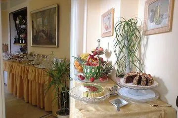 Art Galleria Umberto Hotel 4*