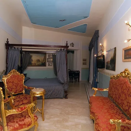 Art Galleria Umberto Hotel 4*