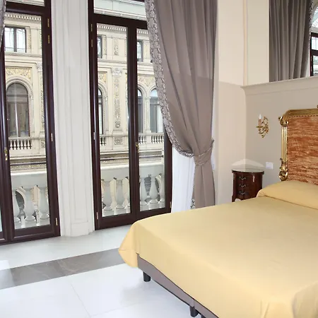 Art Galleria Umberto Hotel 4*